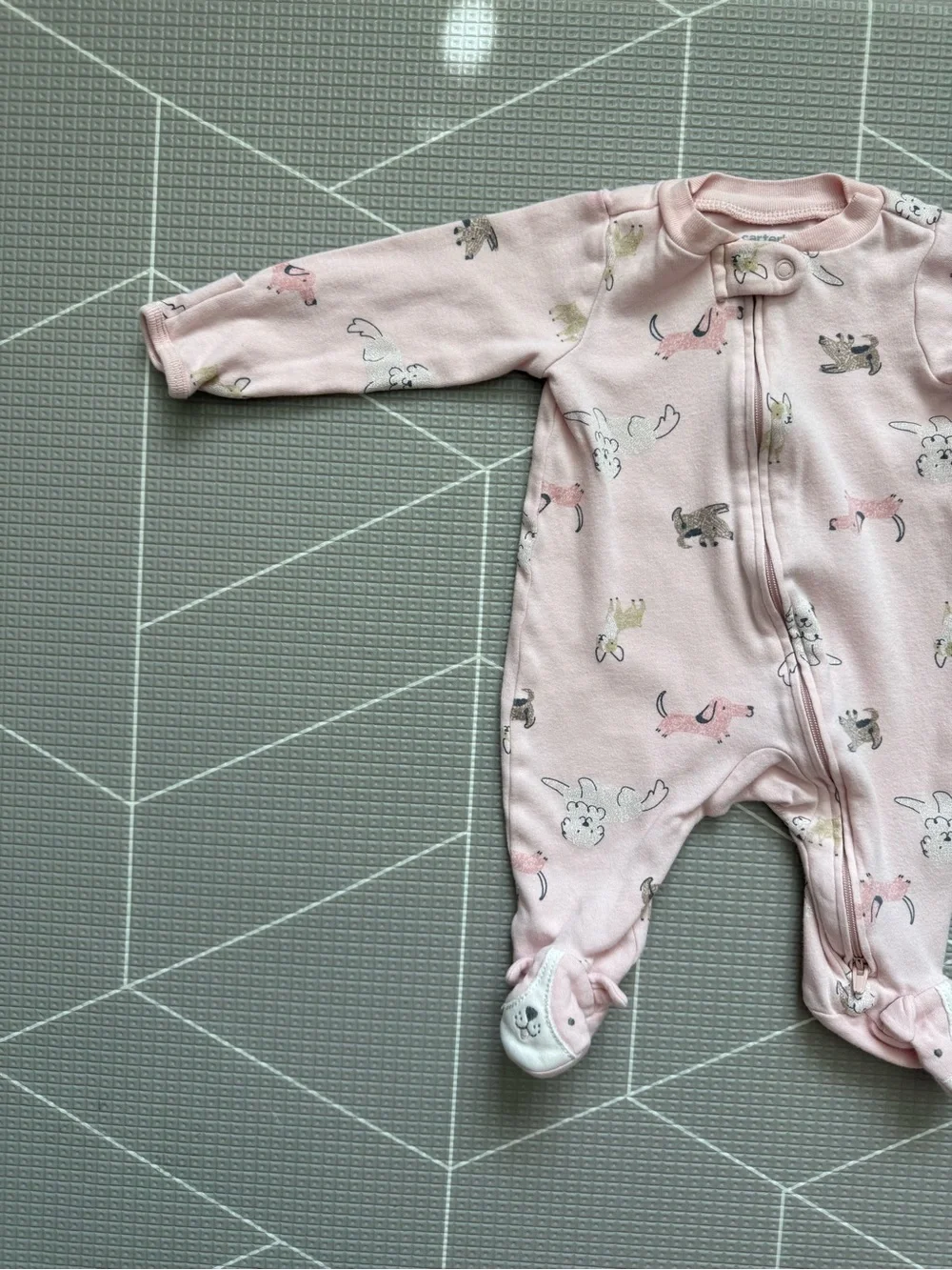 Carters|Baby girl long sleeve Footed One-Piece Sleeper/footies-dog puppy print•